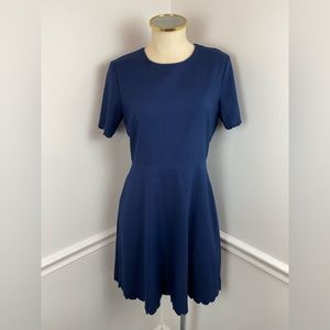 BANANA REPUBLIC Navy Short Sleeve Dress Scalloped Hem | Size 4